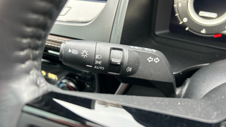 Nissan Qashqai 1.3 DiG-T MH Tekna 5dr Petrol Hatchback